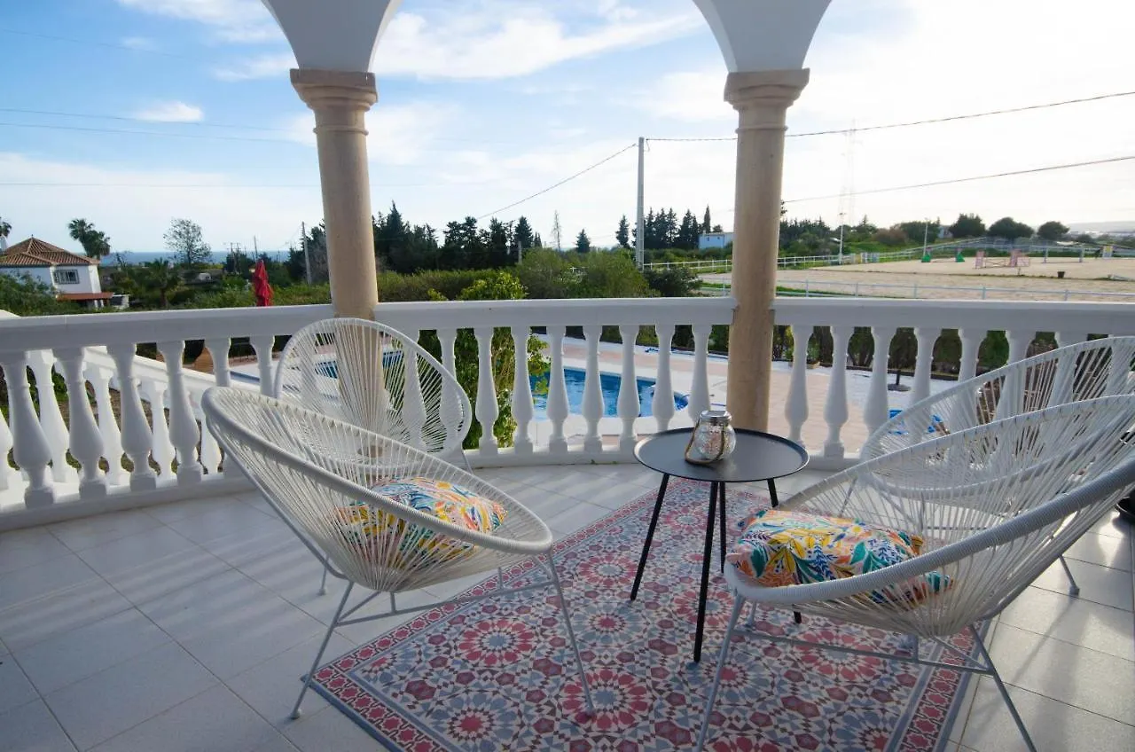 אסטפונה Villa El Dorado